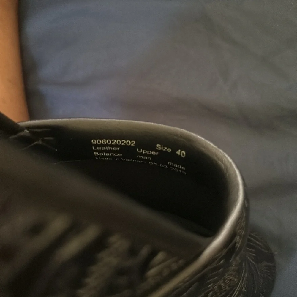 Dansko black leather with flower patterns size 40. - Picture 9 of 12